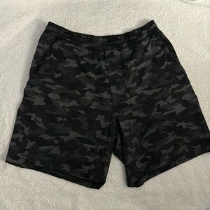 Men’s Lululemon Pacebreaker Shorts Size L